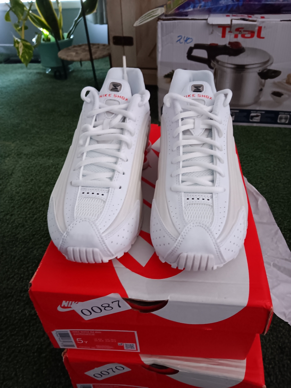 Womens Size 8-8.5 Youth 6.5.  Nike Shox Athletic Sneakers